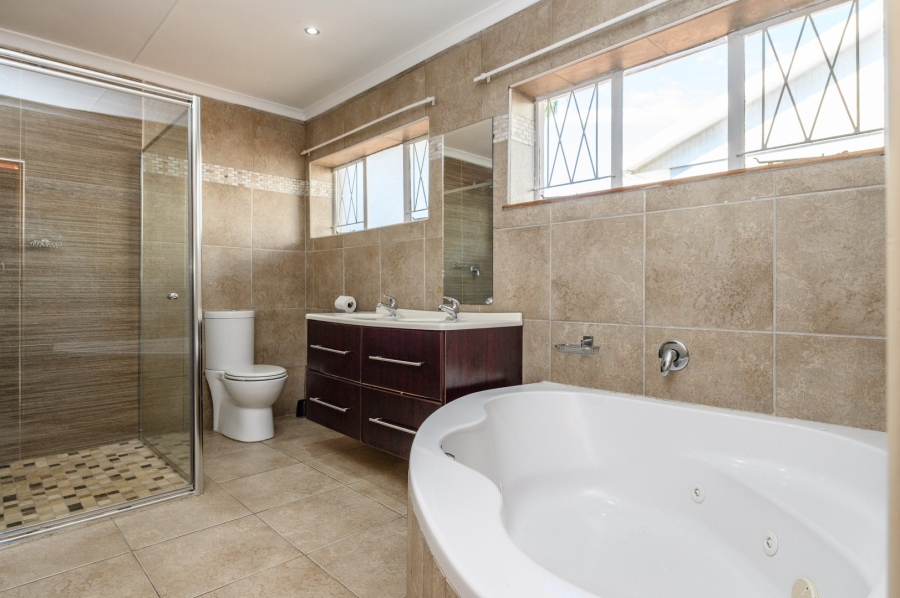 4 Bedroom Property for Sale in Framesby Eastern Cape